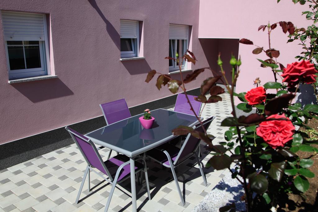 Apartments Fiora Premantura Bagian luar foto