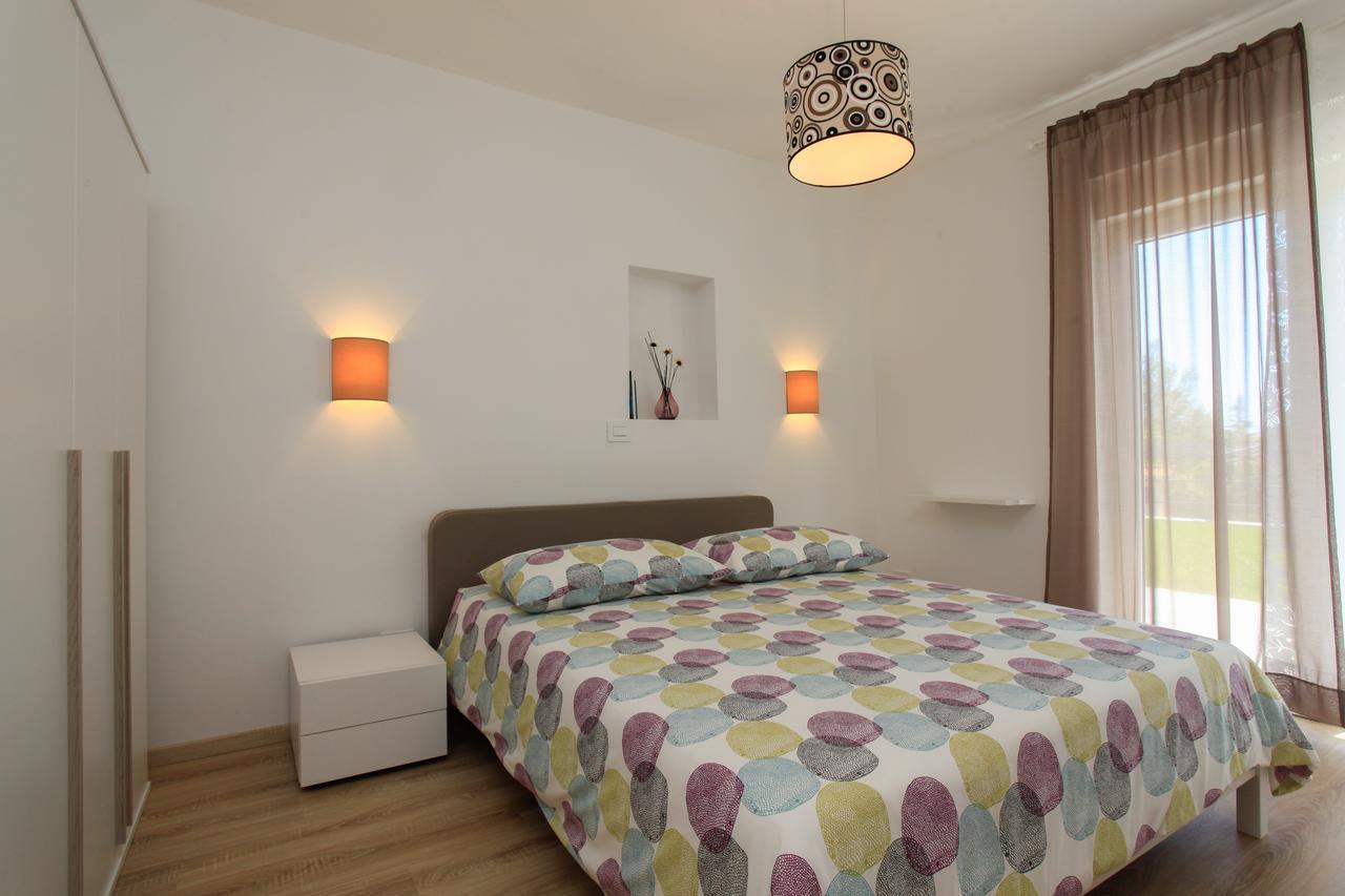 Apartments Fiora Premantura Bagian luar foto