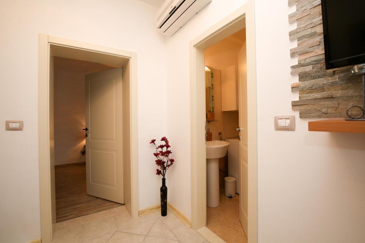 Apartments Fiora Premantura Bagian luar foto